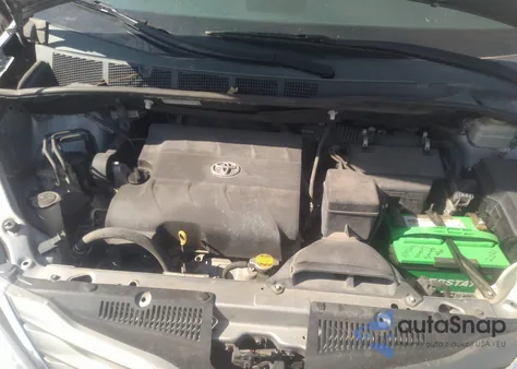 2013 Toyota Sienna Xle V6 8 Passenger z USA, uszkodzony, nr VIN 5TDYK3DC2DS291168